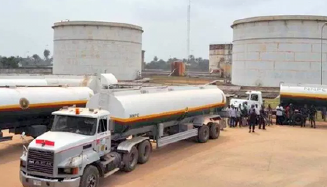 Lagos petrol tanker drivers suspend strike