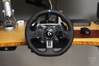 Logitech’s new G923 racing wheel comes with an advanced force feedback system