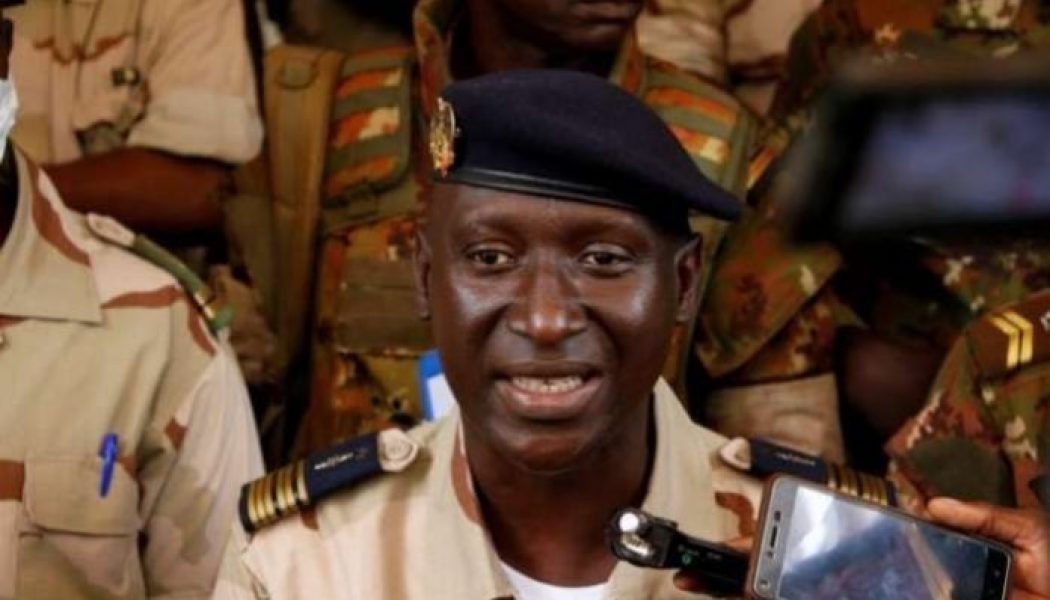 Mali junta postpones transfer of powers meeting as cracks emerge