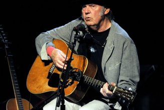 Neil Young Says He’s Spending $20,000 to Remove Facebook and Google From Website