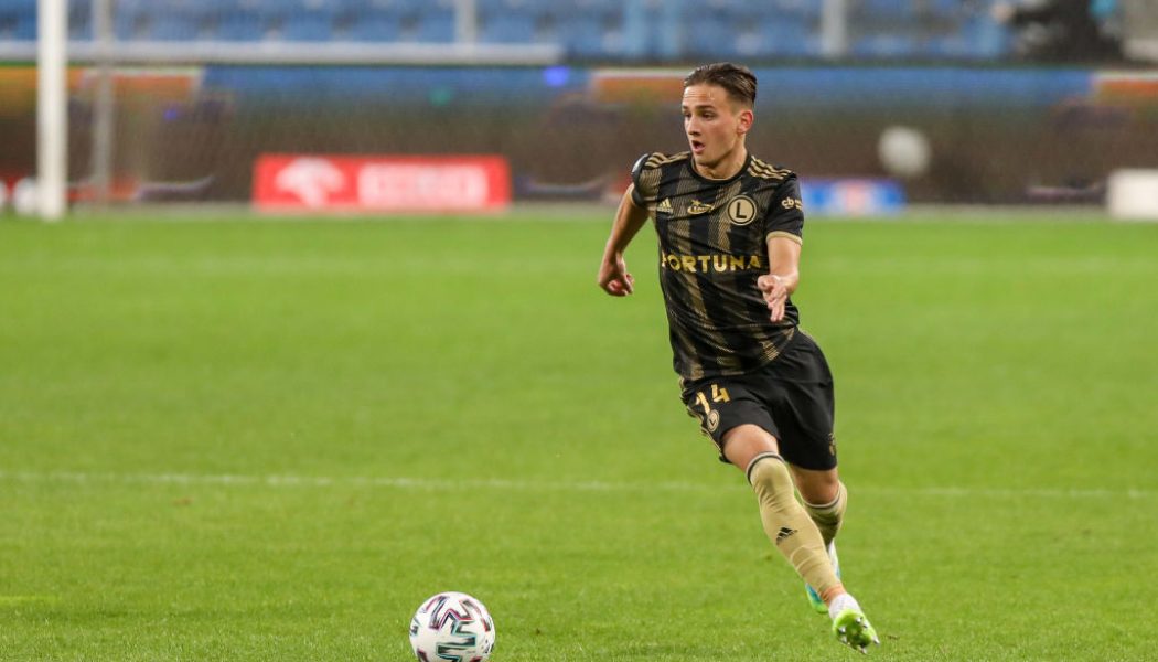 Report: Teenage defender Man City want wants to sign for Leeds