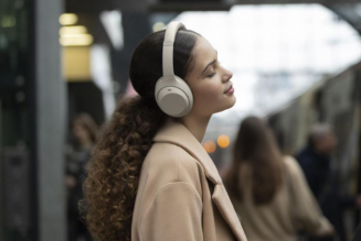 Sony Unveils Noise-cancelling Headphones