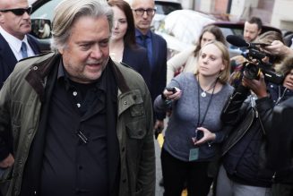 Steve Bannon charged with fraud over crowdfunded border wall