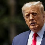 Trump’s bet on a pre-election rebound meets a new test