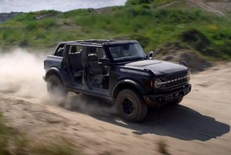 Tubular! These Are Almost Definitely the 2021 Ford Bronco’s Tube Doors