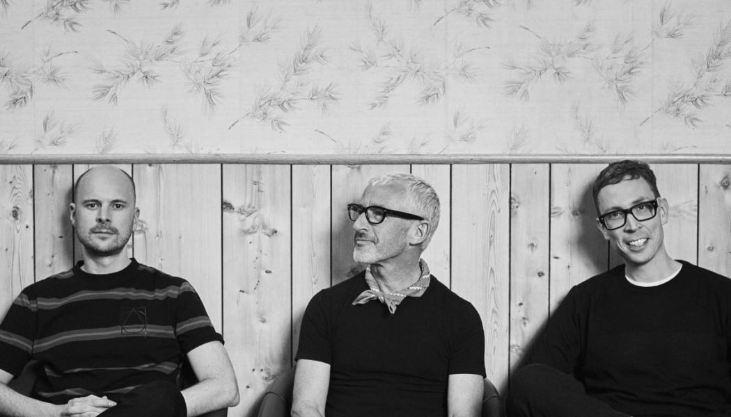 Watch Above & Beyond Perform Haunting Cover of Opening Theme from Cult 90’s Series “Twin Peaks”