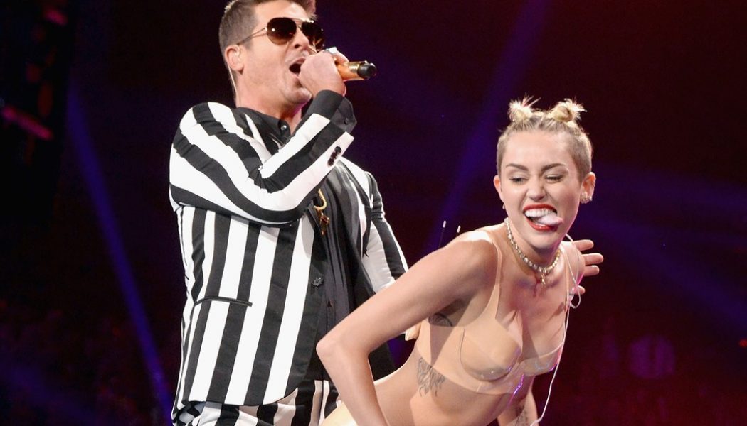 Who Wore It Best: Miley Cyrus or Miss Piggy?