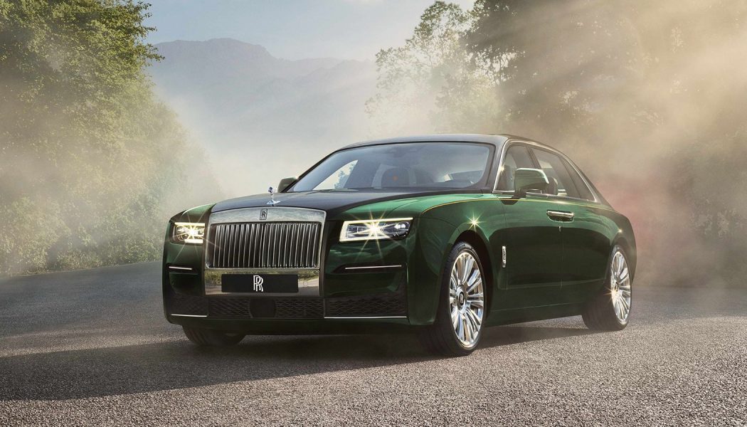 2021 Rolls-Royce Ghost Extended Takes Rear-Seat Luxury to the Max