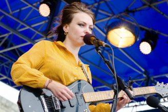 Angel Olsen and Composer Emile Mosseri Share Cover of “Mr. Lonely”: Stream
