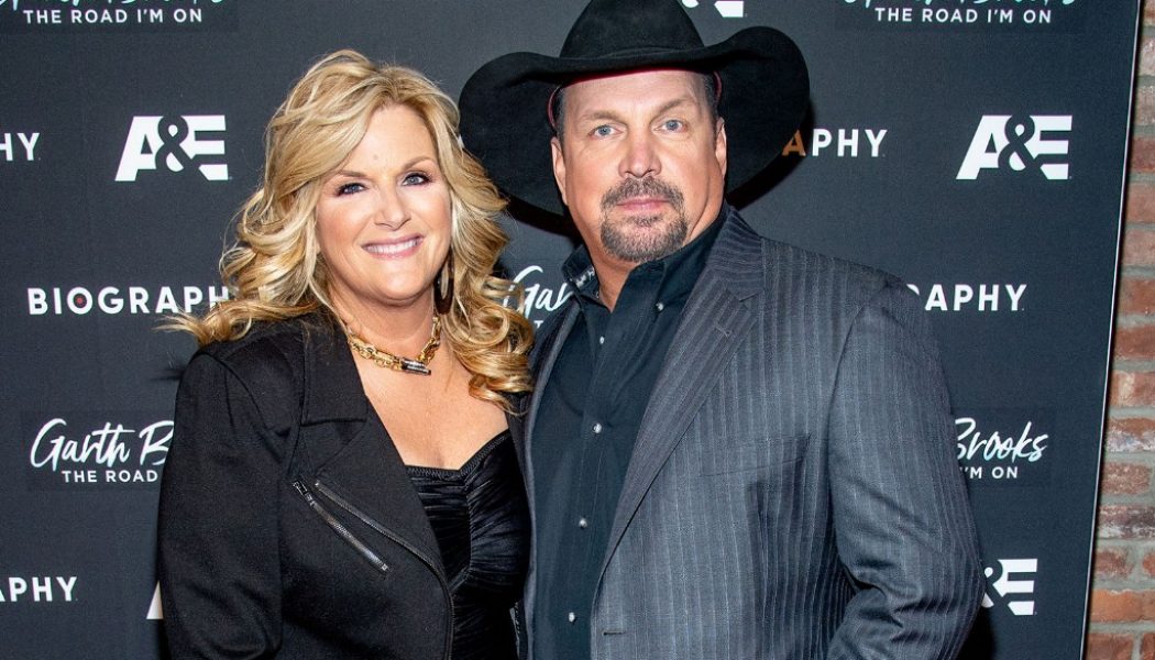 Garth Brooks Welcomed Fans to 360-Degree Studio G With Trisha Yearwood & a Live Virtual Audience