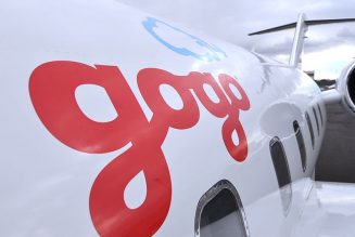 Gogo sells commercial in-flight internet business to bankrupt satellite provider