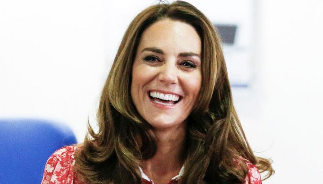 Kate Middleton’s £85 Earrings Go Perfectly With Her Face Mask