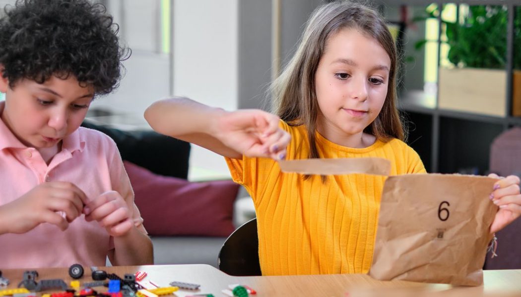 Lego finally realizes it doesn’t need to use plastic to package its tiny plastic bricks