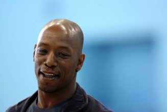 Reported Aston Villa target announces he’s leaving his club, Ian Wright responds