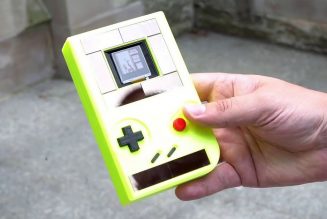 This Game Boy doesn’t need batteries, but shuts off every 10 seconds