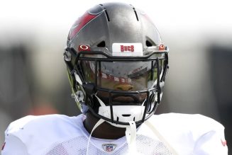 Verizon will let you watch NFL games for free with three of your friends