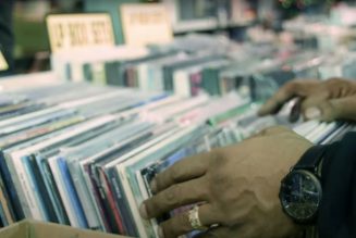 Vinyl Sales Surpass CD Sales for the First Time in 34 Years
