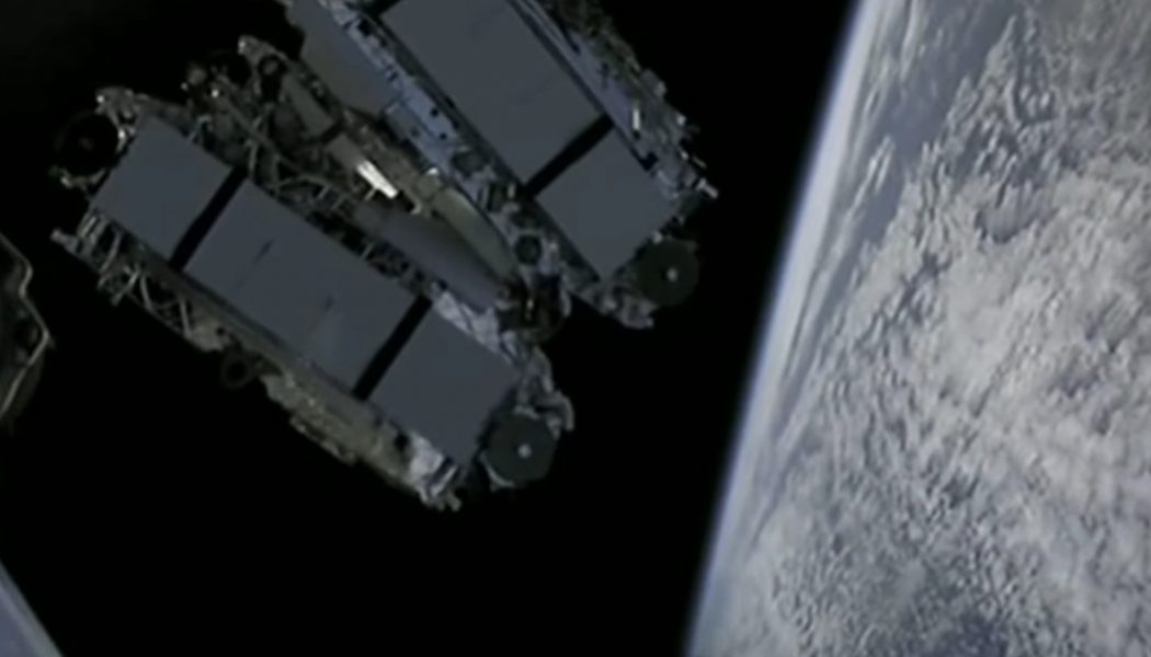 With latest Starlink launch, SpaceX touts 100 Mbps download speeds and ‘space lasers’