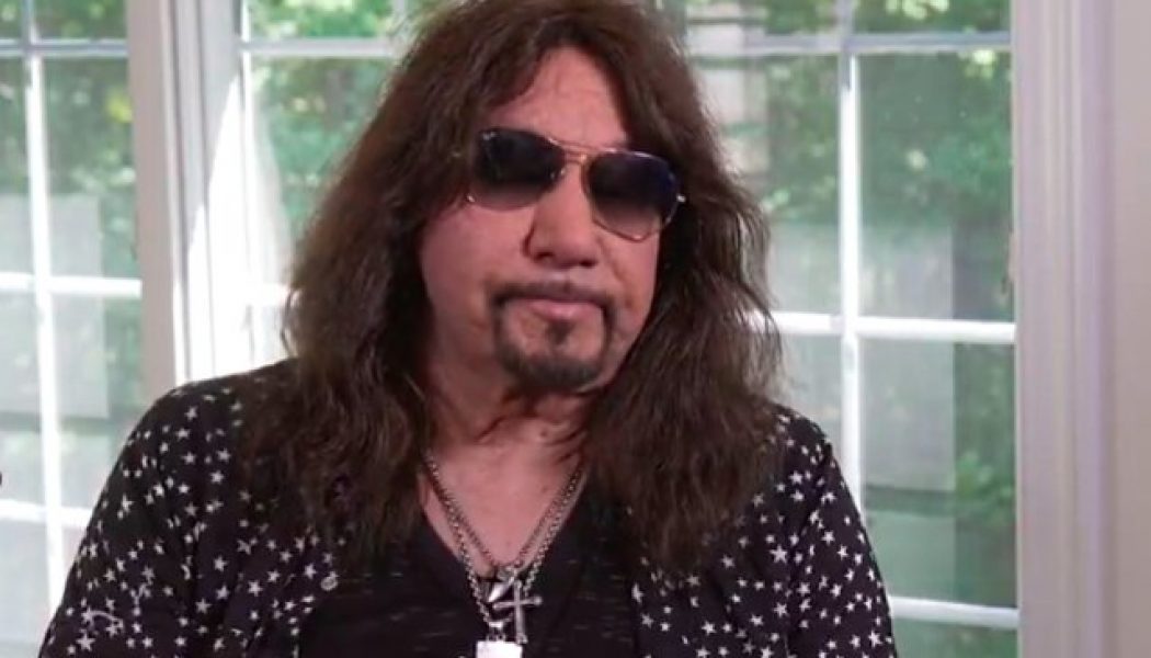 ACE FREHLEY: BRUCE KULICK Blows TOMMY THAYER Off The Stage