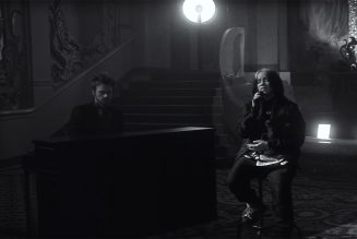 Billie Eilish and Finneas Perform ‘No Time to Die’ on Tonight Show