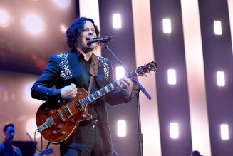 Jack White Buys Busker a New Guitar After It Was Smashed by Passerby