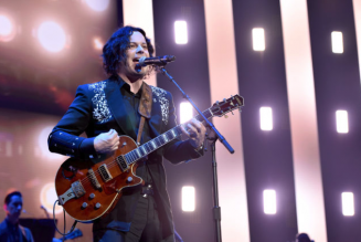 Jack White Buys Busker New Guitar After Jerk Smashes Old One