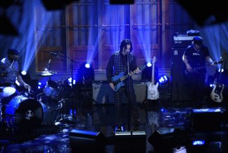 Jack White Performs ‘Lazaretto’ and ‘Ball and Biscuit’ on SNL