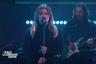 Kelly Clarkson Tears Through Her Cover of Natalie Imbruglia’s ‘Torn’