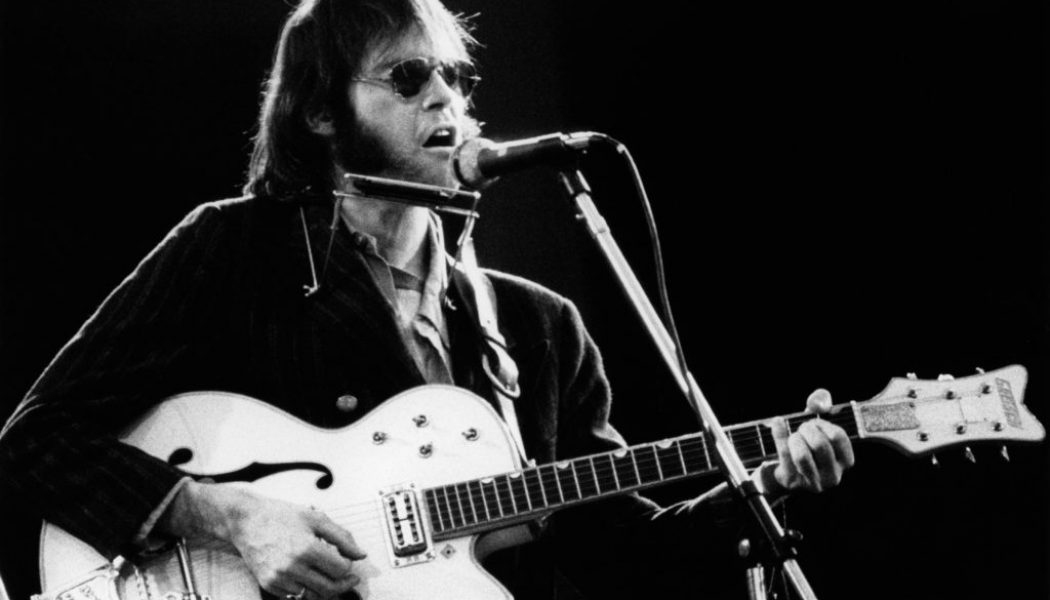 Neil Young to Release 1974 New York City Concert as Live Bootleg