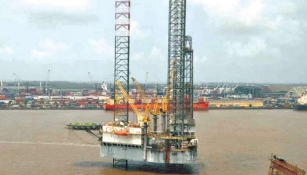 Oil prices slide in lockdown-driven rout