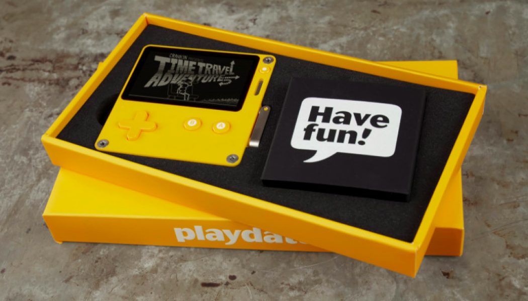 Playdate, the tiny handheld with a crank, is delayed to early 2021