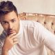 Prince Royce Replaces Himself at No. 1 on Tropical Airplay Chart With ‘Loteria’