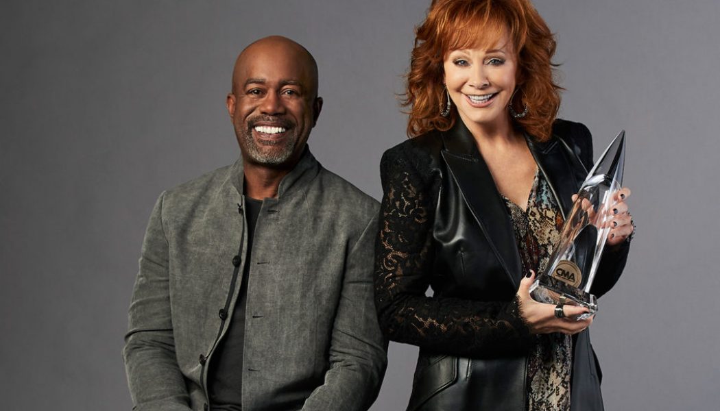 Reba McEntire & Darius Rucker to Co-Host 2020 CMA Awards