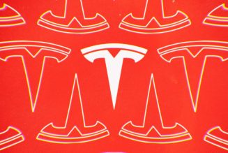 Tesla’s ‘Full Self-Driving’ beta is here, and it looks scary as hell