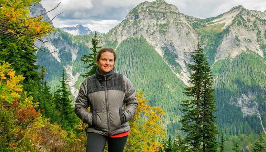 11 solo hiking tips for women
