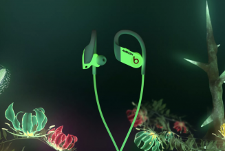 Beats Links Up With Ambush For A Pair of Glow In The Dark Powerbeats