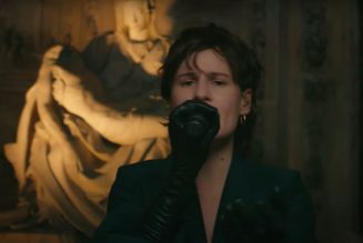 Christine and the Queens Performs “People, I’ve been sad” on Corden: Watch