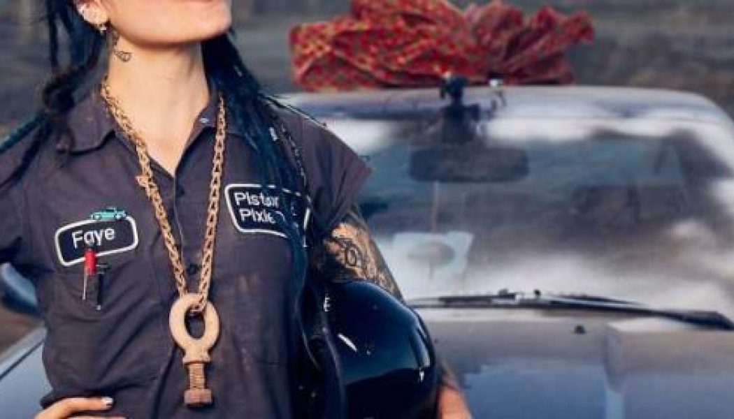 Getting to Know Faye Hadley of “All Girls Garage”: Old Toyotas, Chickens, and Makeup Tutorials