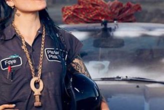 Getting to Know Faye Hadley of “All Girls Garage”: Old Toyotas, Chickens, and Makeup Tutorials