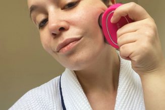 I’ve Been Using This Facial Toning Device for a Month, and My Skin Is Glowing