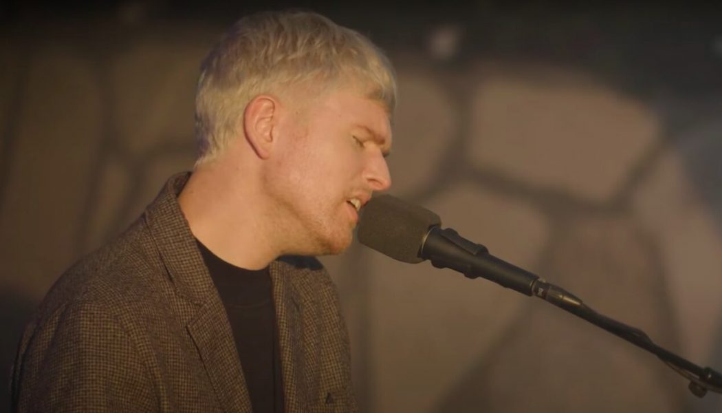James Blake Covers “The First Time Ever I Saw Your Face”: Stream