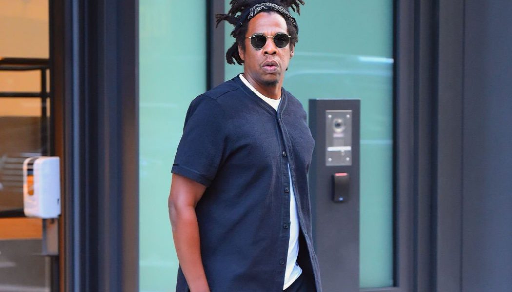 Jay-Z “Fan” Bypassed Airport Security To Hop On A Flight To See Him, Arrested