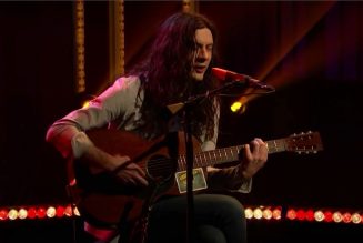 Kurt Vile Covers John Prine’s “Speed of the Sound of Loneliness” on Seth Meyers: Watch
