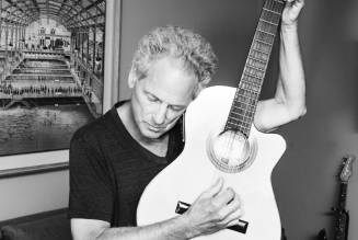 Lindsey Buckingham Announces Livestream Concert from His Home Studio