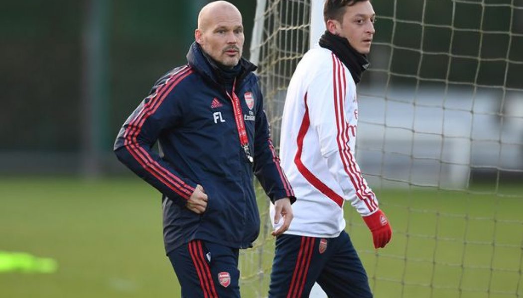 Ljungberg says Ozil should be in the Arsenal squad