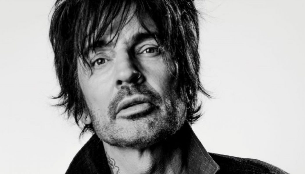 MÖTLEY CRÜE’s TOMMY LEE Welcomed Arrival Of NIRVANA ‘With The Biggest Open Arms On The Planet’