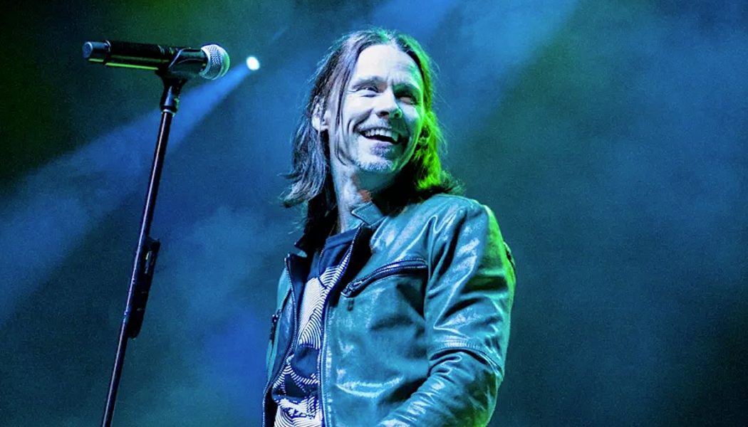 Myles Kennedy Talks New Alter Bridge EP, Solo Music, Slash, and the Pandemic’s Effect on the Music Industry