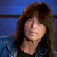 RUDY SARZO’s Advice To Up-And-Coming Musicians: ‘Think For Yourself’