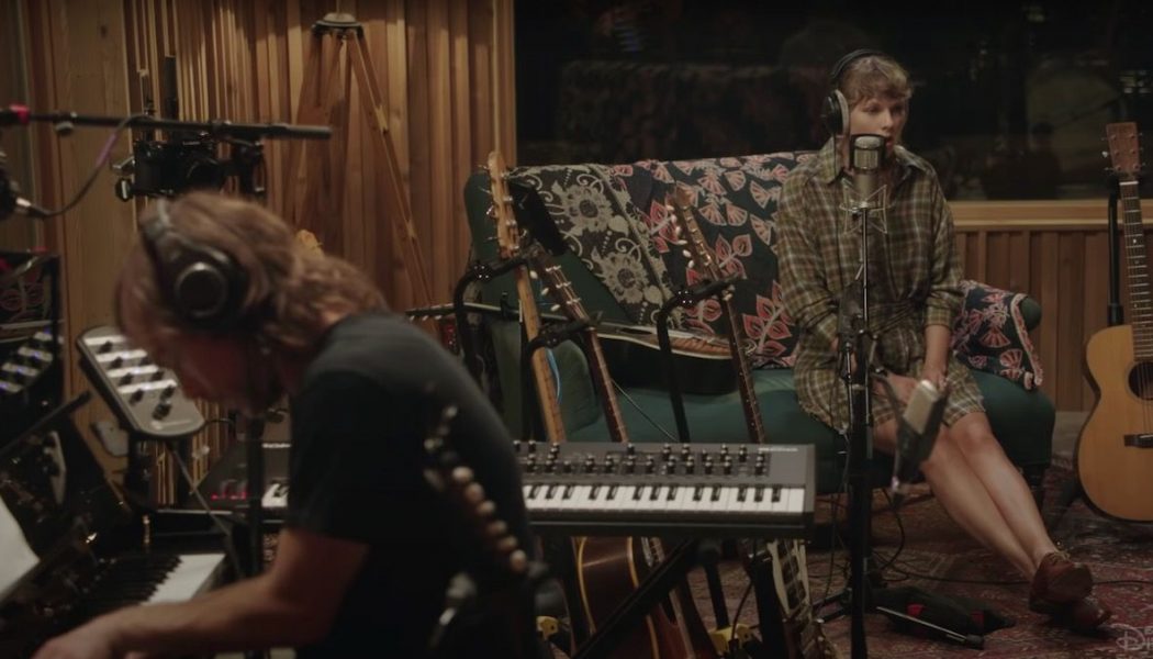 Taylor Swift Announces folklore: the long pond studio sessions Film