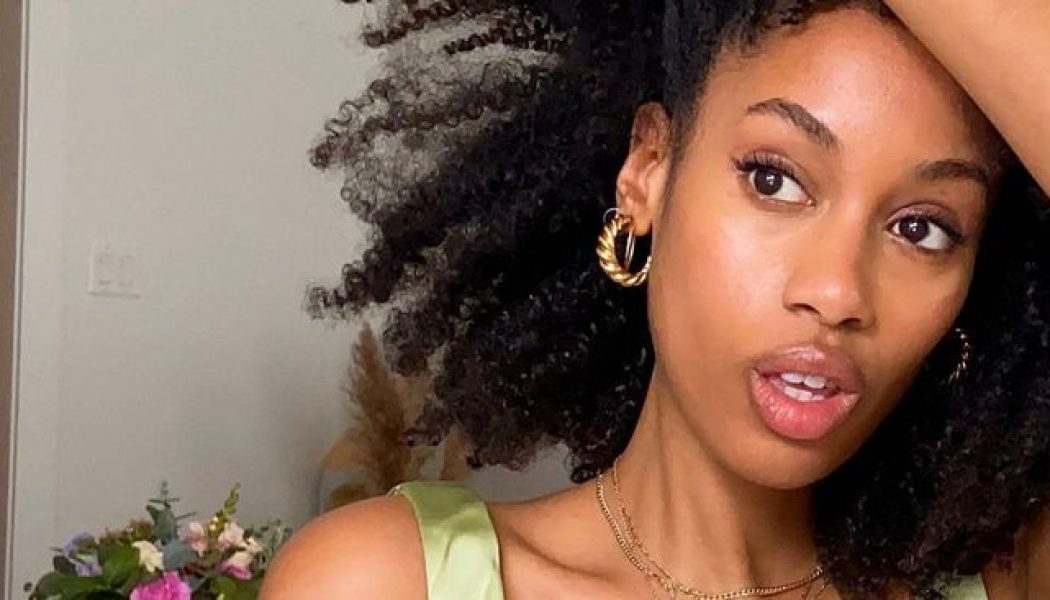 This Buzzy Product Promises to Give You the Results Of A Facial At Home